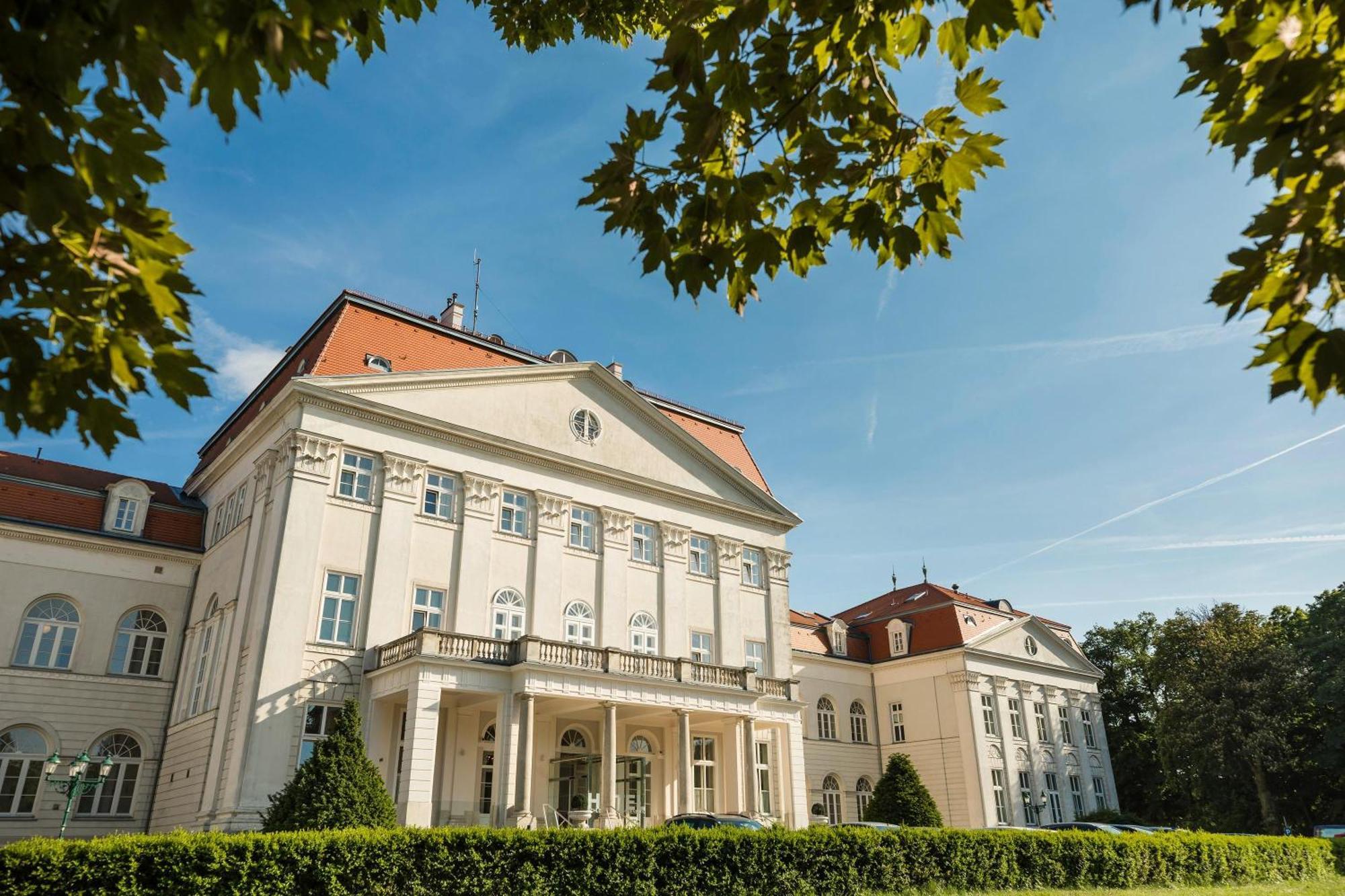 Austria Trend Hotel Schloss Wilhelminenberg Wien Exterior photo